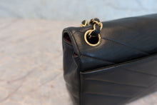 Load image into Gallery viewer, CHANEL Bias stitch chain shoulder bag Lambskin Black/Gold hadware Shoulder bag 800080226
