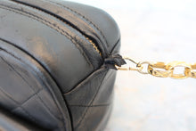 Load image into Gallery viewer, CHANEL Matelasse Chain shoulder bag Lambskin Black/Gold hadware Shoulder bag 800040103

