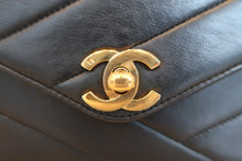 Load image into Gallery viewer, CHANEL Bias stitch chain shoulder bag Lambskin Black/Gold hadware Shoulder bag 800080226
