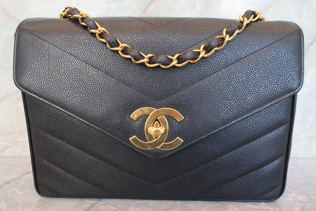 CHANEL  V-Stitch chain shoulder bag Caviar skin Black/Gold hadware Shoulder bag 700100026