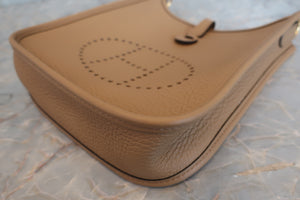 HERMES／エルメス エブリンTPM トリヨンクレマンス チャイ U刻印 ショルダーバッグ 700080222