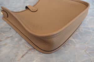 HERMES／エルメス エブリンTPM トリヨンクレマンス チャイ U刻印 ショルダーバッグ 700080222