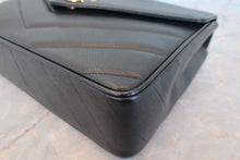Load image into Gallery viewer, CHANEL  V-Stitch chain shoulder bag Caviar skin Black/Gold hadware Shoulder bag 700100026
