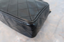 Load image into Gallery viewer, CHANEL Matelasse Chain shoulder bag Lambskin Black/Gold hadware Shoulder bag 800040103
