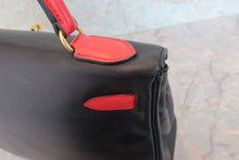 将图片加载到图库查看器，HERMES KELLY 32 Gulliver leather Black/Rouge vif 〇Z刻印 Shoulder bag 800030045
