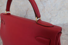 Load image into Gallery viewer, HERMES KELLY 32 Graine Couchevel leather Rouge vif □A Engraving Shoulder bag 600090020
