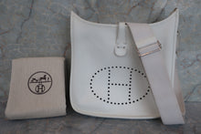 将图片加载到图库查看器，HERMES EVELYNE 3PM Clemence leather White □M刻印 Shoulder bag 600070179
