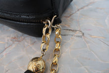 Load image into Gallery viewer, CHANEL Matelasse Chain shoulder bag Lambskin Black/Gold hadware Shoulder bag 800040103
