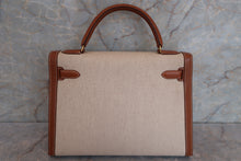 Load image into Gallery viewer, HERMES KELLY 32 Toile H/Graine Couchevel leather Beige/Gold 〇V Engraving Shoulder bag 600060051
