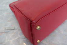 Load image into Gallery viewer, HERMES KELLY 32 Graine Couchevel leather Rouge vif □A Engraving Shoulder bag 600090020
