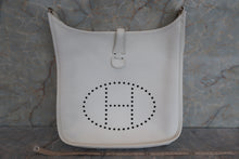 Load image into Gallery viewer, HERMES EVELYNE 3PM Clemence leather White □M Engraving Shoulder bag 600070179
