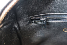 Load image into Gallery viewer, CHANEL Matelasse Chain shoulder bag Lambskin Black/Gold hadware Shoulder bag 800040103
