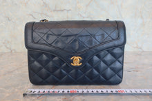 Load image into Gallery viewer, CHANEL Matelasse chain shoulder bag Lambskin Navy/Gold hadware Shoulder bag 800040085
