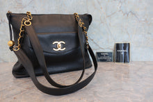 Load image into Gallery viewer, CHANEL CC mark chain tote bag Caviar skin Black/Gold hadware Tote bag 800080245
