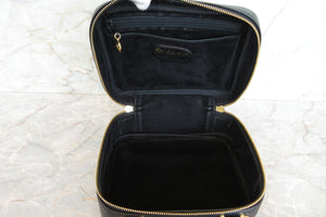 CHANEL/シャネル ココマーク2WAYチェーンショルダーバッグ キャビアスキン ブラック/ゴールド金具 バニティ 700070227