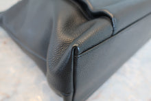 Load image into Gallery viewer, CHANEL CC mark chain tote bag Caviar skin Black/Gold hadware Tote bag 800080245
