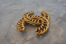Load image into Gallery viewer, CHANEL CC mark brooch Gold plate Gold Brooch 500110146
