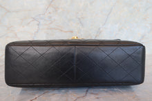 Load image into Gallery viewer, CHANEL Medium Matelasse Single flap chain shoulder bag Lambskin Black/Gold hadware Shoulder bag 700100049

