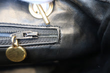 Load image into Gallery viewer, CHANEL CC mark chain tote bag Caviar skin Black/Gold hadware Tote bag 800080245
