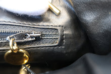 Load image into Gallery viewer, CHANEL CC mark chain tote bag Caviar skin Black/Gold hadware Tote bag 800080245
