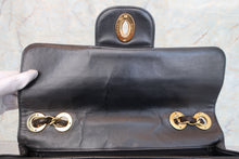 Load image into Gallery viewer, CHANEL Medium Matelasse Single flap chain shoulder bag Lambskin Black/Gold hadware Shoulder bag 700100049
