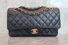 Load image into Gallery viewer, CHANEL Matelasse double flap double chain shoulder bag Caviar skin Black/Gold hadware Shoulder bag 800030114
