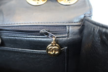 Load image into Gallery viewer, CHANEL Medium Matelasse Single flap chain shoulder bag Lambskin Black/Gold hadware Shoulder bag 700100049
