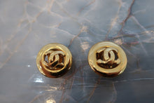 Load image into Gallery viewer, CHANEL CC mark earring Gold plate Gold Earring 500110139
