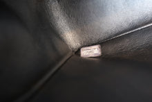 Load image into Gallery viewer, CHANEL Medium Matelasse Single flap chain shoulder bag Lambskin Black/Gold hadware Shoulder bag 700100049
