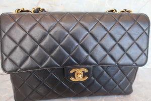 CHANEL Medium Matelasse Single flap chain shoulder bag Lambskin Black/Gold hadware Shoulder bag 700100024
