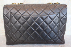 CHANEL Medium Matelasse Single flap chain shoulder bag Lambskin Black/Gold hadware Shoulder bag 700100024