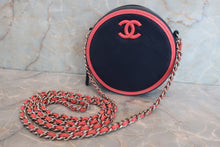 Load image into Gallery viewer, CHANEL Matelasse round chain shoulder bag Lambskin Navy/Pink/Silver hadware Shoulder bag 600070159
