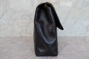 CHANEL Medium Matelasse Single flap chain shoulder bag Lambskin Black/Gold hadware Shoulder bag 700100024