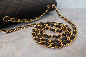 CHANEL Medium Matelasse Single flap chain shoulder bag Lambskin Black/Gold hadware Shoulder bag 700100024
