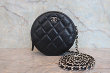 画像をギャラリービューアに読み込む, CHANEL/シャネル マトラッセラウンドチェーンショルダーバッグ キャビアスキン ブラック/シルバー金具 ショルダーバッグ 800090090
