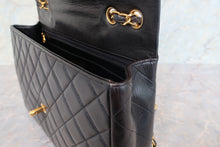 Load image into Gallery viewer, CHANEL Medium Matelasse Single flap chain shoulder bag Lambskin Black/Gold hadware Shoulder bag 700100024
