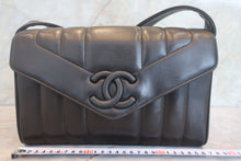 Load image into Gallery viewer, CHANEL Mademoiselle shoulder bag Lambskin Black/Gold hadware Shoulder bag 700120195
