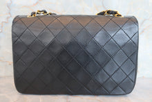 画像をギャラリービューアに読み込む, CHANEL/シャネル ミニマトラッセチェーンショルダーバッグ ラムスキン ブラック/ゴールド金具 ショルダーバッグ 700060180

