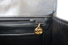 Load image into Gallery viewer, CHANEL Medium Matelasse Single flap chain shoulder bag Lambskin Black/Gold hadware Shoulder bag 700100024
