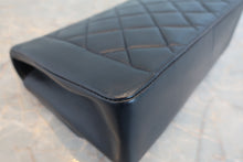 Load image into Gallery viewer, CHANEL  Diana matelasse chain shoulder bag Lambskin Navy/Gold hadware Shoulder bag 800070144
