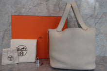 Load image into Gallery viewer, HERMES PICOTIN LOCK MM Clemence leather Beton C Engraving Hand bag 600090021
