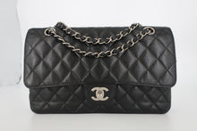 画像をギャラリービューアに読み込む, CHANEL/シャネル マトラッセＷフラップＷチェーンショルダーバッグ キャビアスキン ブラック/シルバー金具 ショルダーバッグ 800100070
