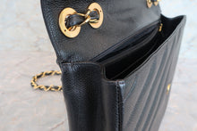 画像をギャラリービューアに読み込む, CHANEL/シャネル バイアスステッチチェーンショルダーバッグ キャビアスキン ブラック/ゴールド金具 ショルダーバッグ 700060200
