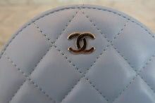 将图片加载到图库查看器，CHANEL/香奈儿 CF 圆形 链条包 羊皮 Blue/Gold hadware(蓝色/金色金属) 肩背包 600070177
