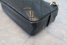 Load image into Gallery viewer, CHANEL Matelasse chain shoulder bag Lambskin Black/Gold hadware Shoulder bag 800090004

