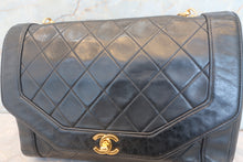 Load image into Gallery viewer, CHANEL Matelasse chain shoulder bag Lambskin Black/Gold hadware Shoulder bag 700120192
