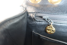 将图片加载到图库查看器，CHANEL/香奈儿 垂直针迹 链条包 荔枝皮 Black/Gold hadware(黑色/金色金属) 肩背包 800060061

