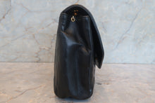 Load image into Gallery viewer, CHANEL Matelasse chain shoulder bag Lambskin Black/Gold hadware Shoulder bag 700120192
