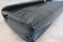Load image into Gallery viewer, CHANEL Matelasse chain shoulder bag Lambskin Black/Gold hadware Shoulder bag 700120192
