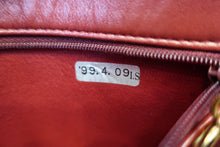 Load image into Gallery viewer, CHANEL Matelasse chain shoulder bag Lambskin Black/Gold hadware Shoulder bag 800090004
